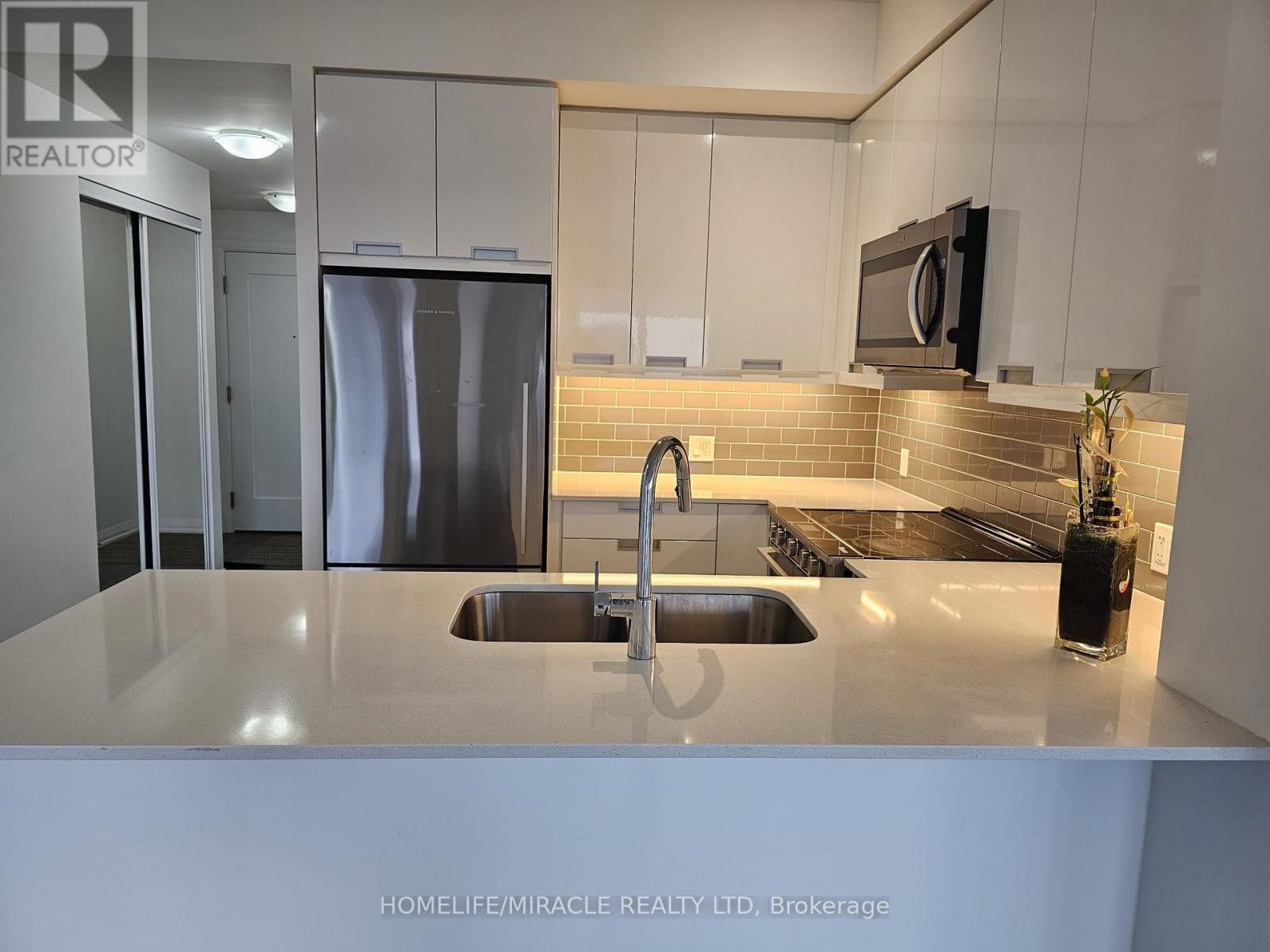 2613 - 35 Watergarden Drive, Mississauga, Ontario  L5R 0G8 - Photo 19 - W12524418