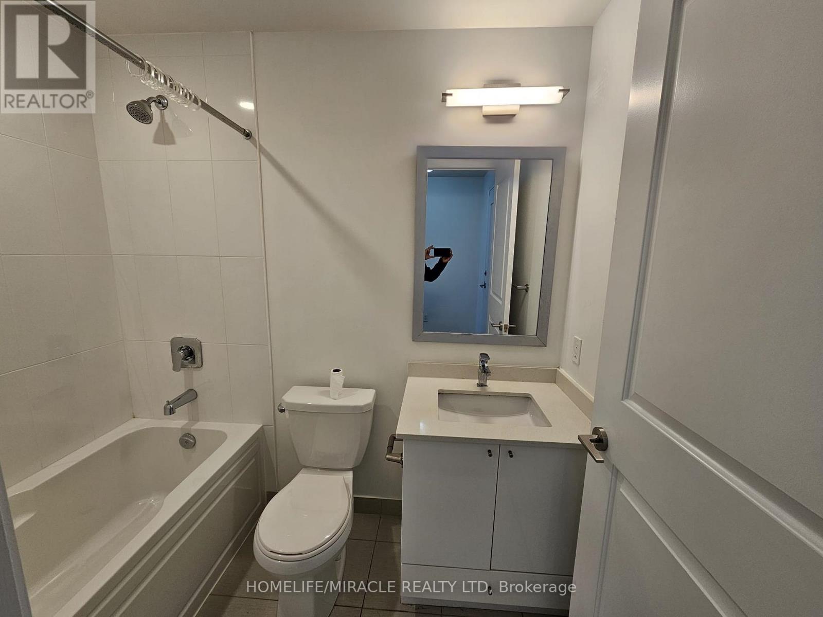 2613 - 35 Watergarden Drive, Mississauga, Ontario  L5R 0G8 - Photo 20 - W12524418