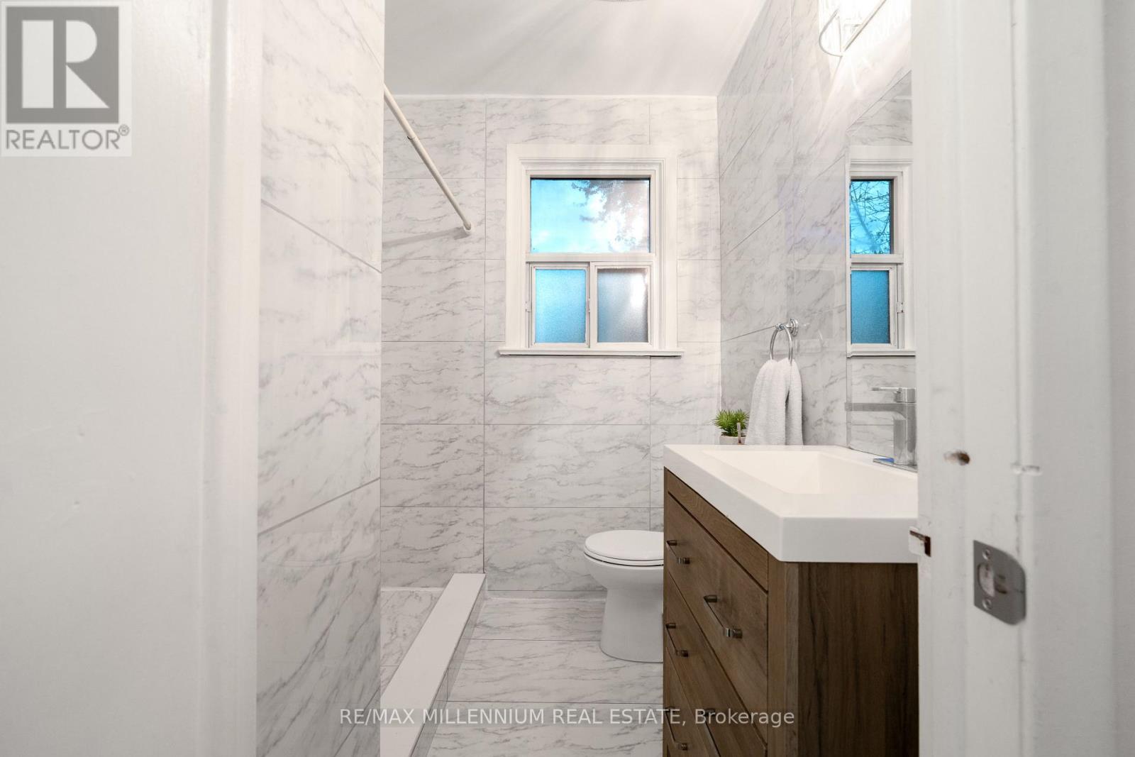 98 Stavely Crescent, Toronto, Ontario  M9W 2C8 - Photo 16 - W12524428