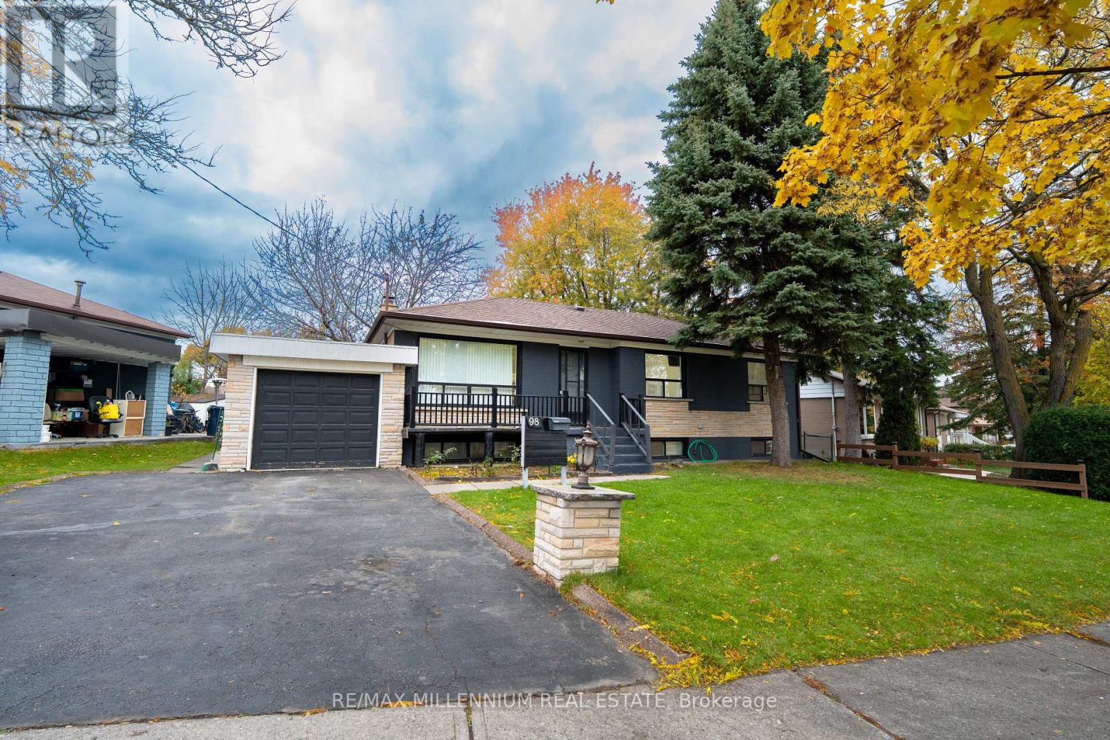 98 Stavely Crescent, Toronto, Ontario  M9W 2C8 - Photo 2 - W12524428