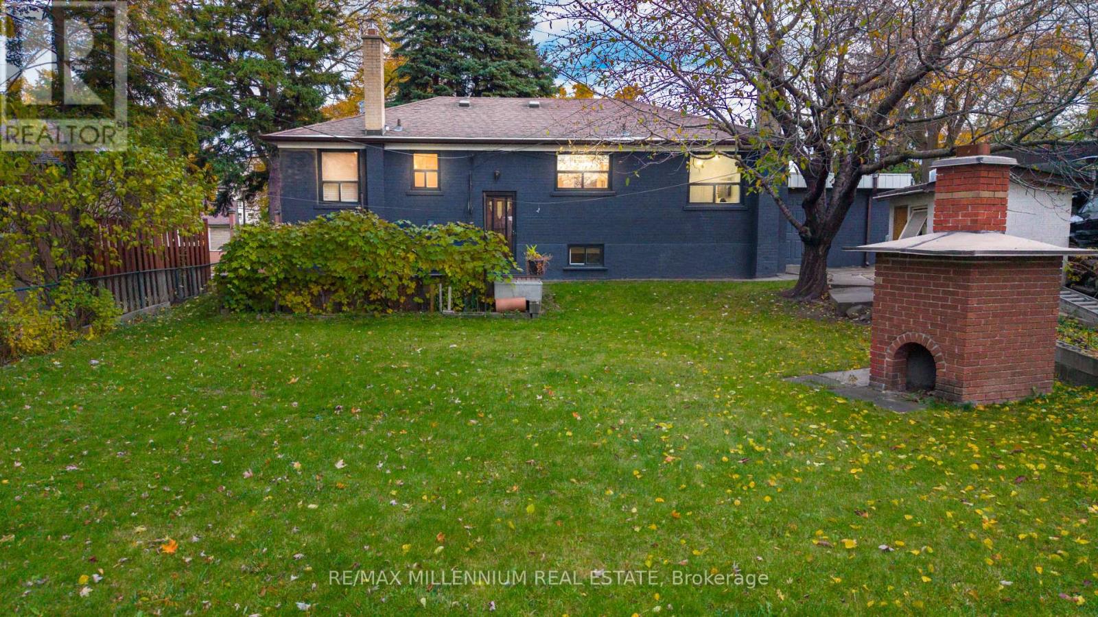 98 Stavely Crescent, Toronto, Ontario  M9W 2C8 - Photo 24 - W12524428