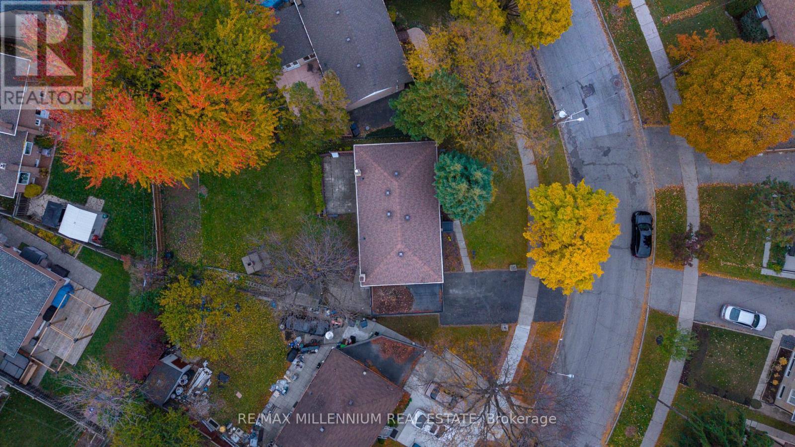 98 Stavely Crescent, Toronto, Ontario  M9W 2C8 - Photo 26 - W12524428