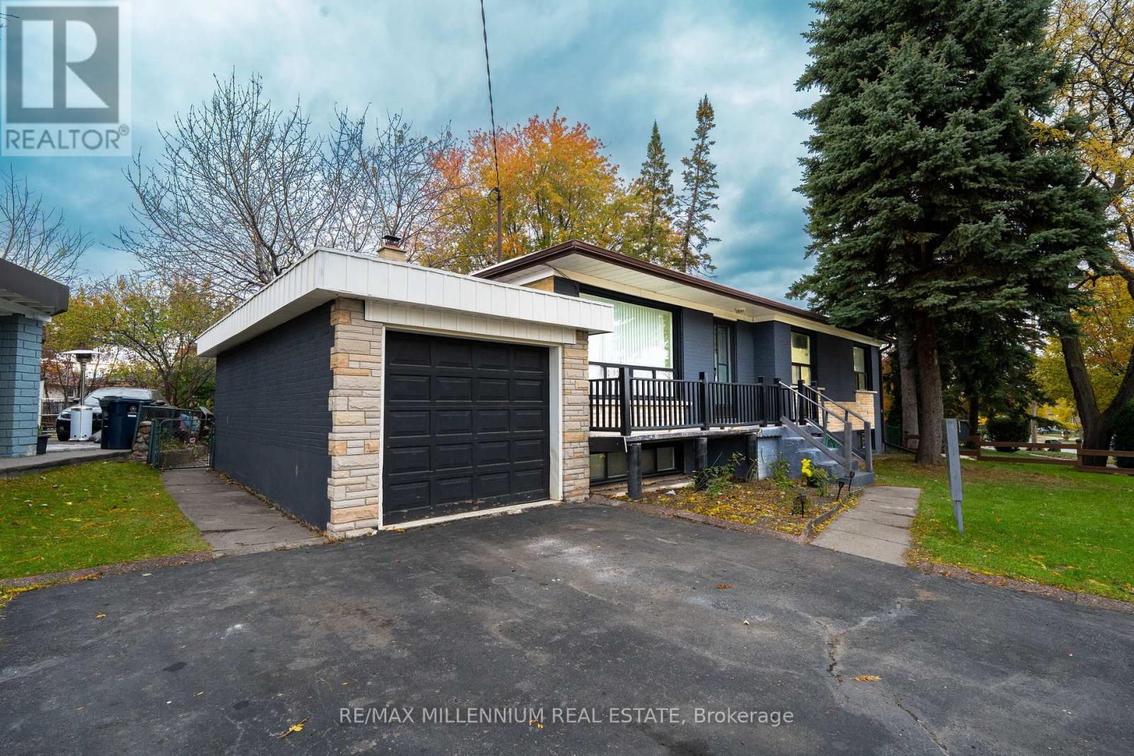 98 Stavely Crescent, Toronto, Ontario  M9W 2C8 - Photo 3 - W12524428