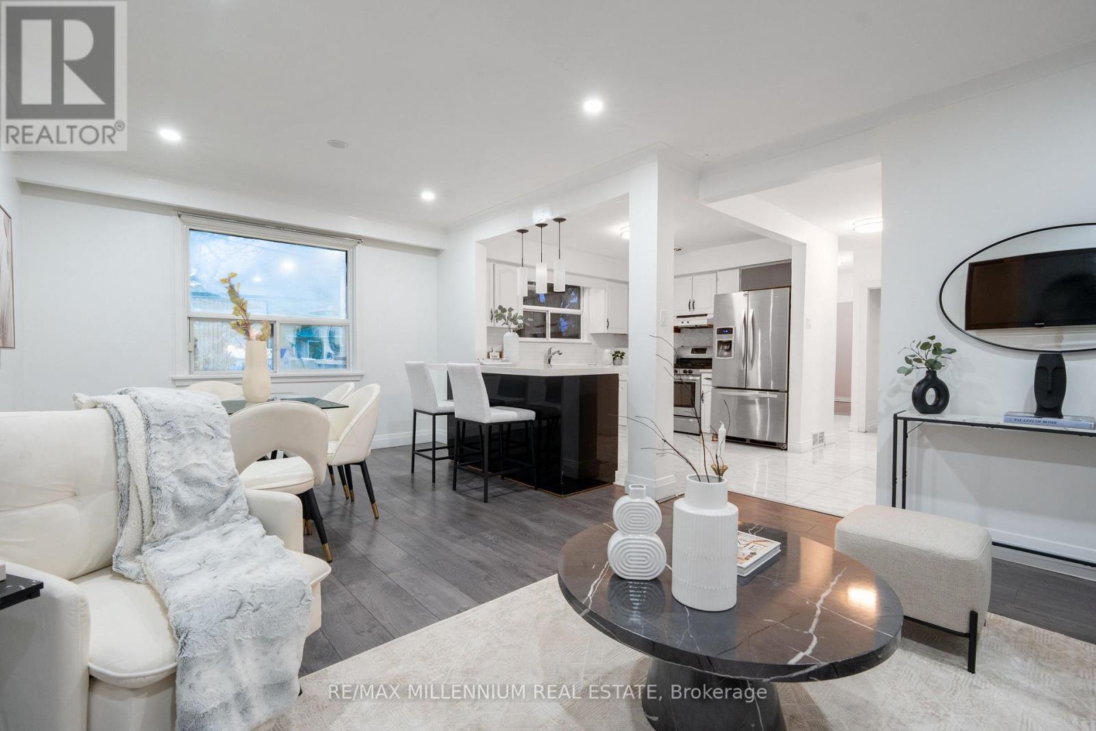 98 Stavely Crescent, Toronto, Ontario  M9W 2C8 - Photo 4 - W12524428