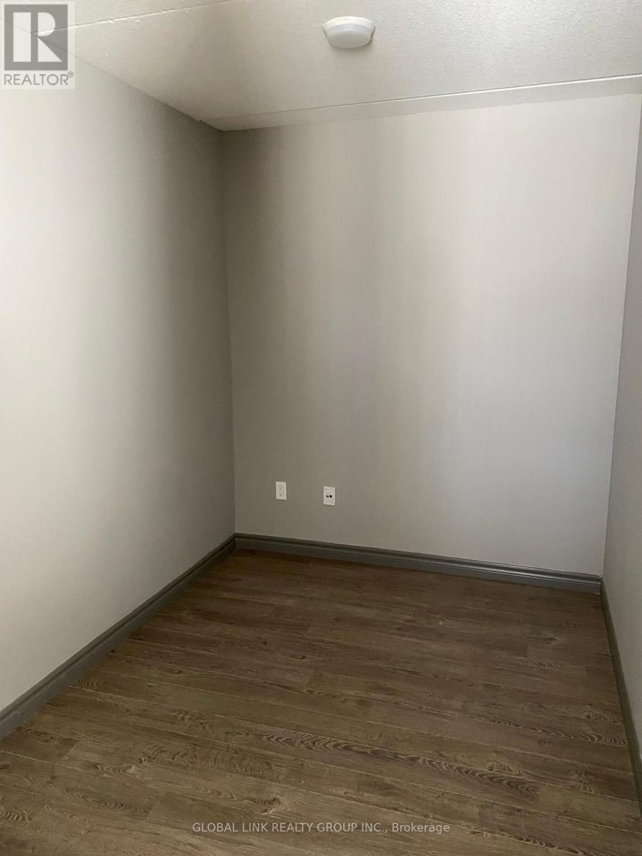 702 - 321 Spruce Street, Waterloo, Ontario N2L 0G4 - Photo 10 - X12524374