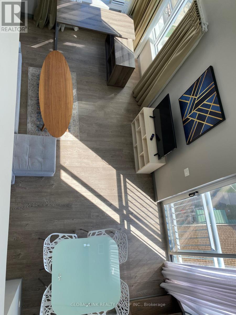 702 - 321 Spruce Street, Waterloo, Ontario N2L 0G4 - Photo 2 - X12524374