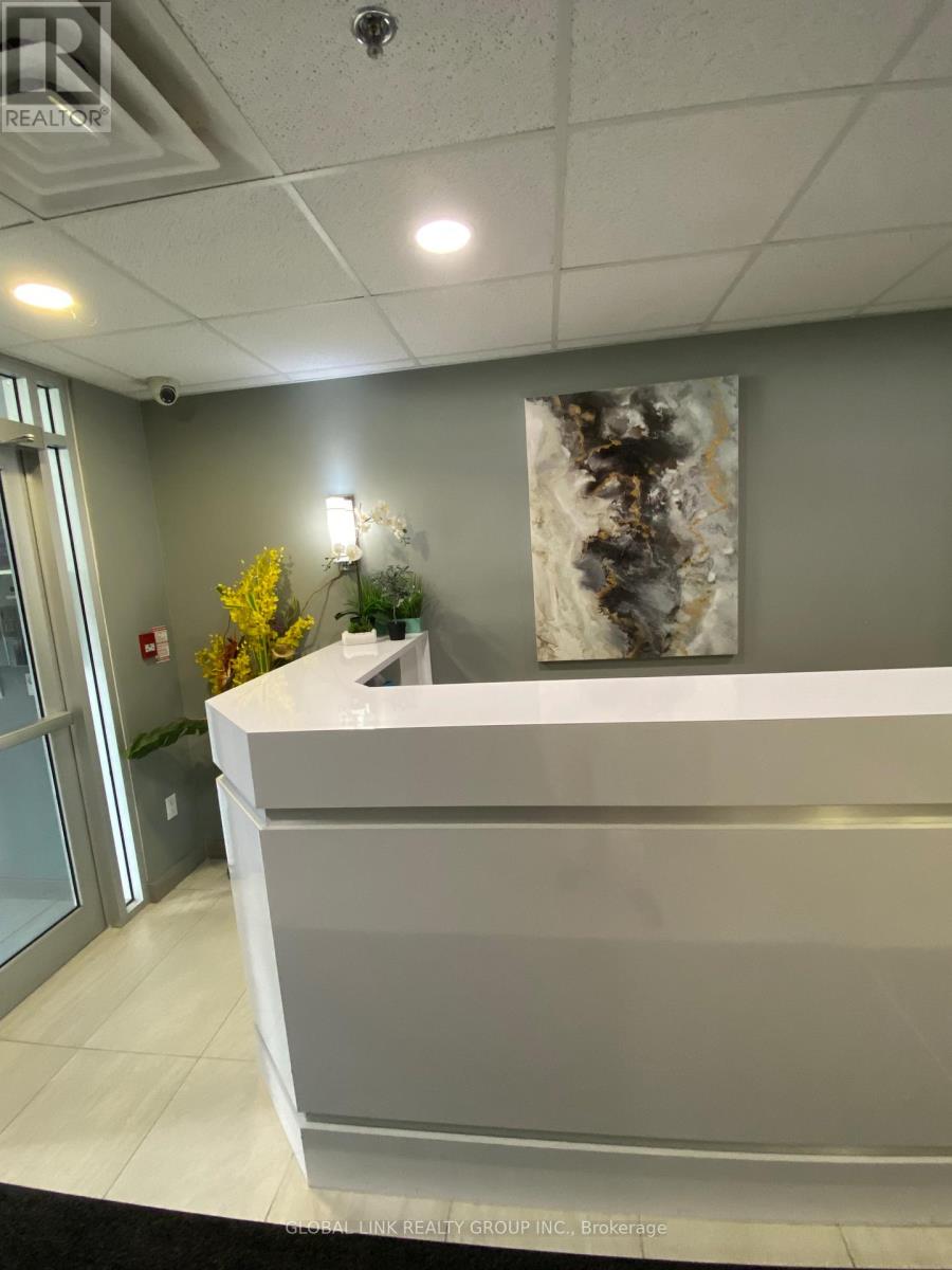 702 - 321 Spruce Street, Waterloo, Ontario N2L 0G4 - Photo 5 - X12524374