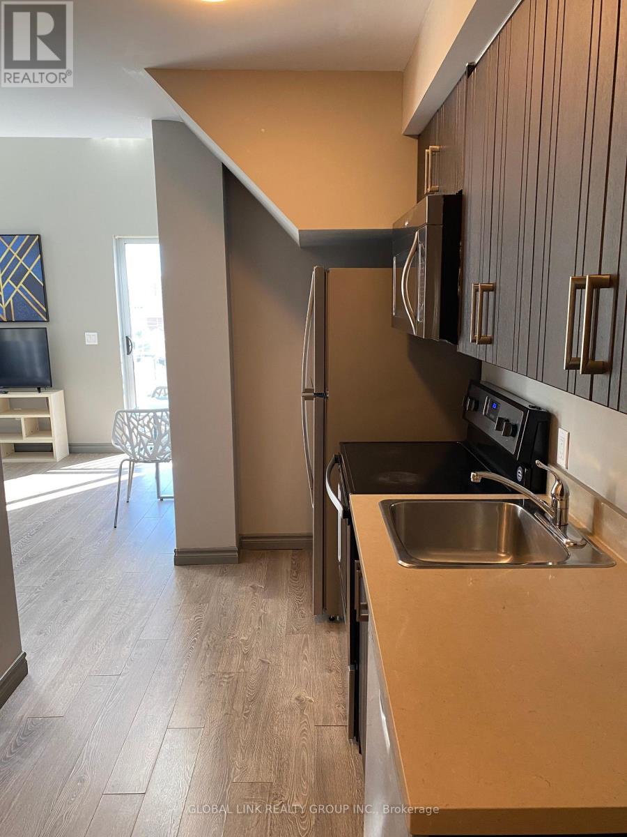 702 - 321 Spruce Street, Waterloo, Ontario N2L 0G4 - Photo 7 - X12524374