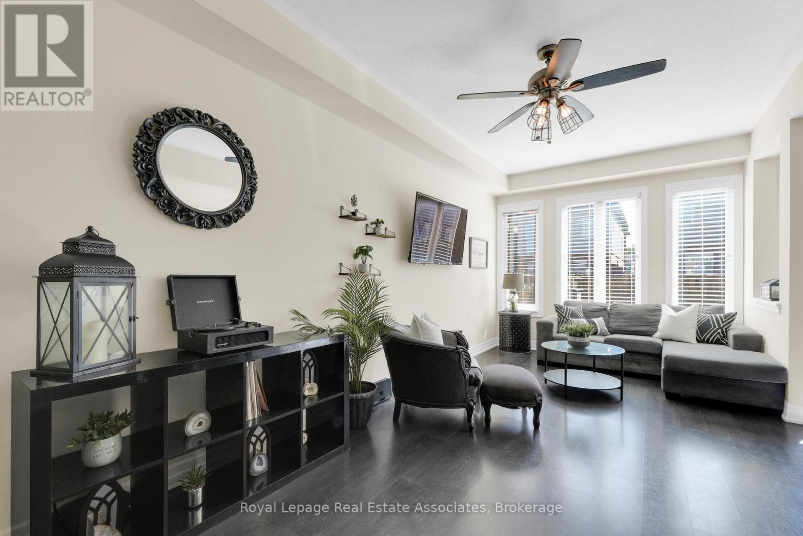 4316 Shuttleworth Drive, Niagara Falls, Ontario L2G 0X5 - Photo 11 - X12524422