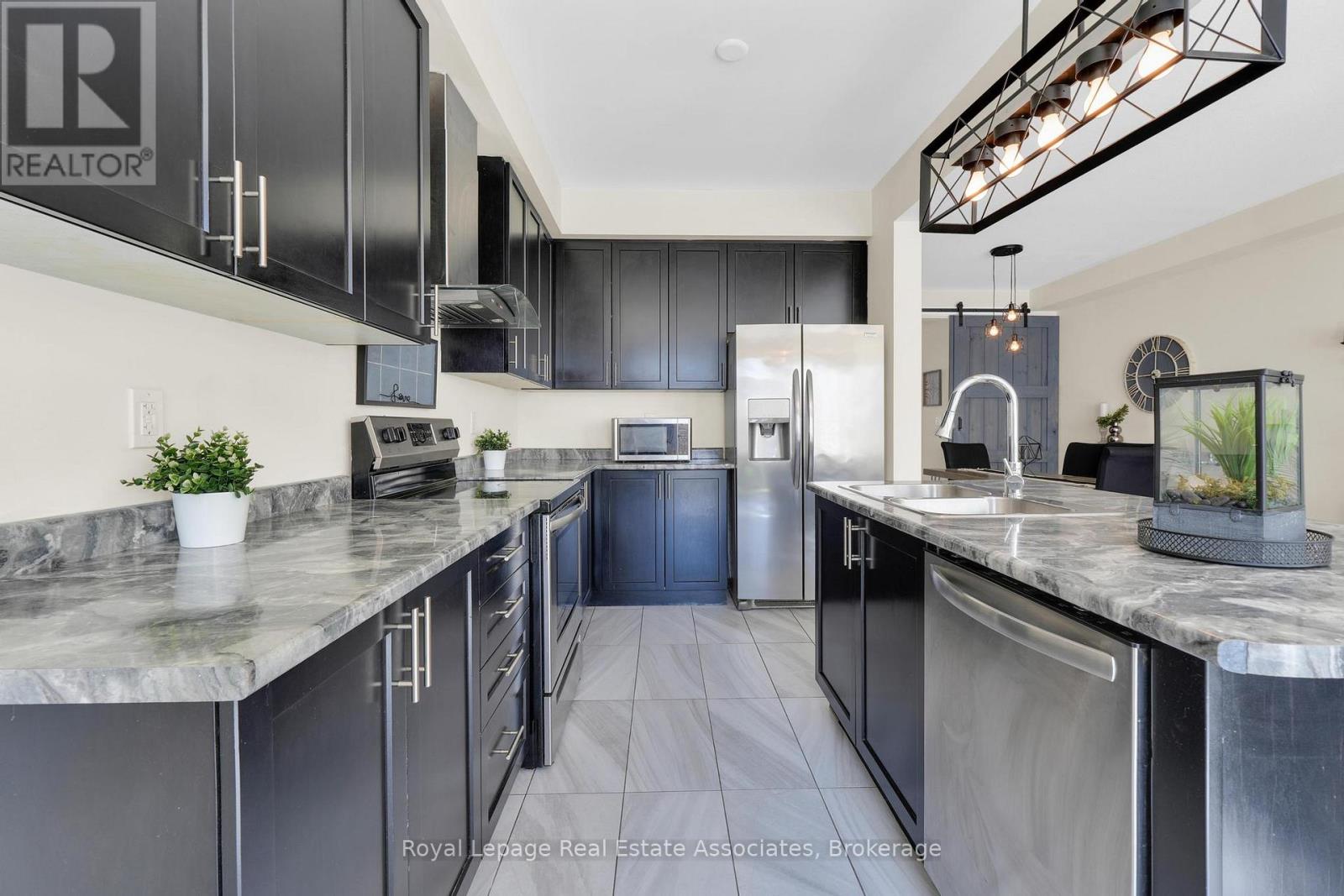 4316 Shuttleworth Drive, Niagara Falls, Ontario L2G 0X5 - Photo 17 - X12524422