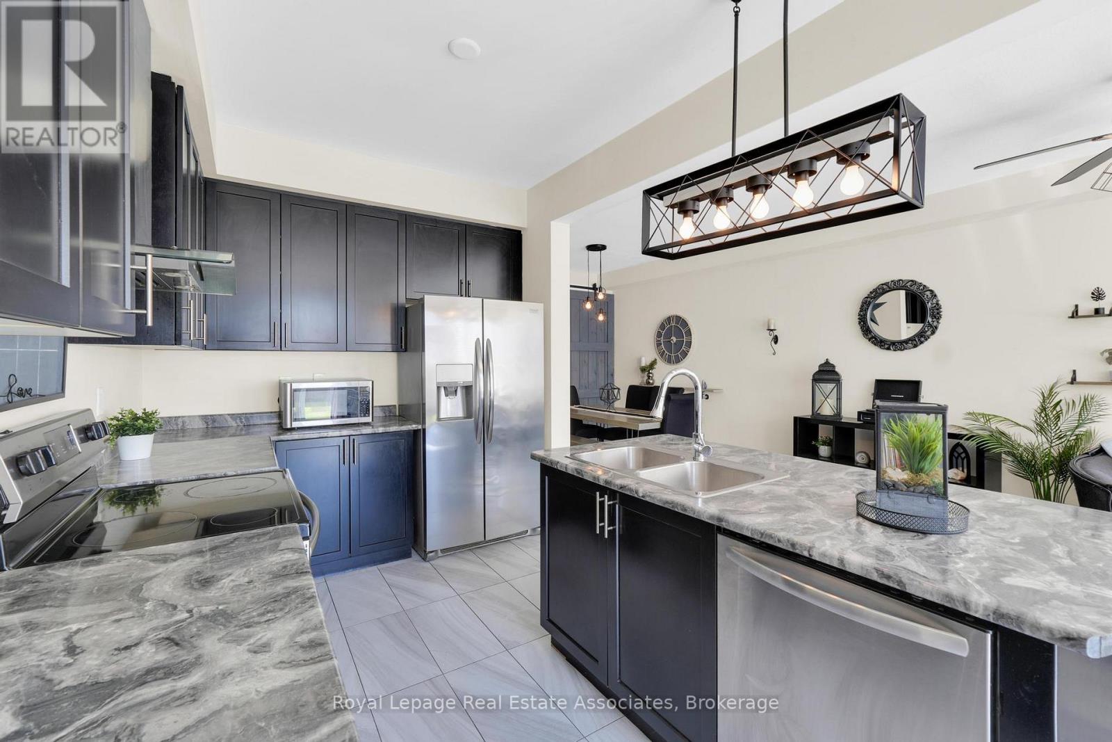 4316 Shuttleworth Drive, Niagara Falls, Ontario L2G 0X5 - Photo 18 - X12524422