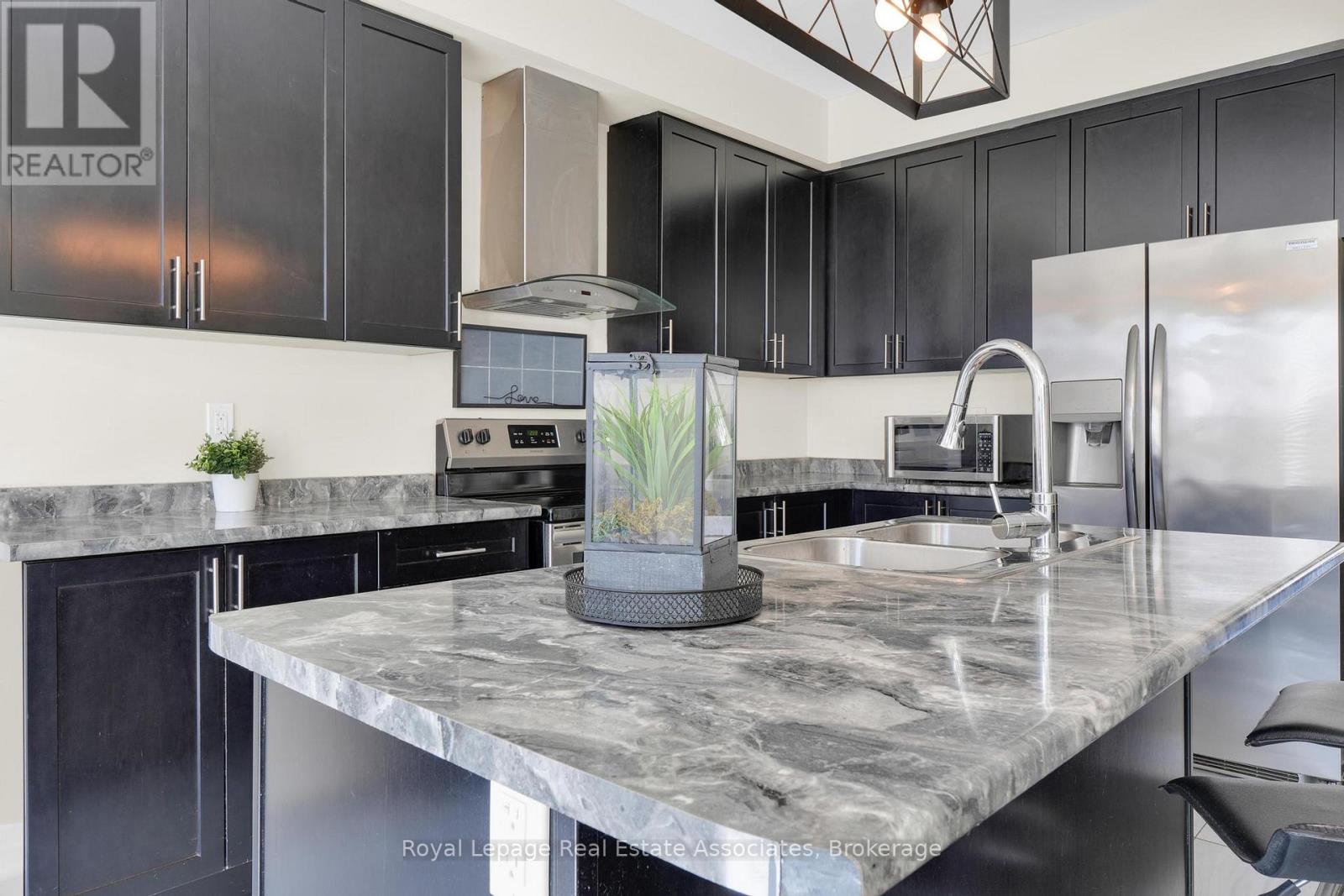 4316 Shuttleworth Drive, Niagara Falls, Ontario L2G 0X5 - Photo 19 - X12524422