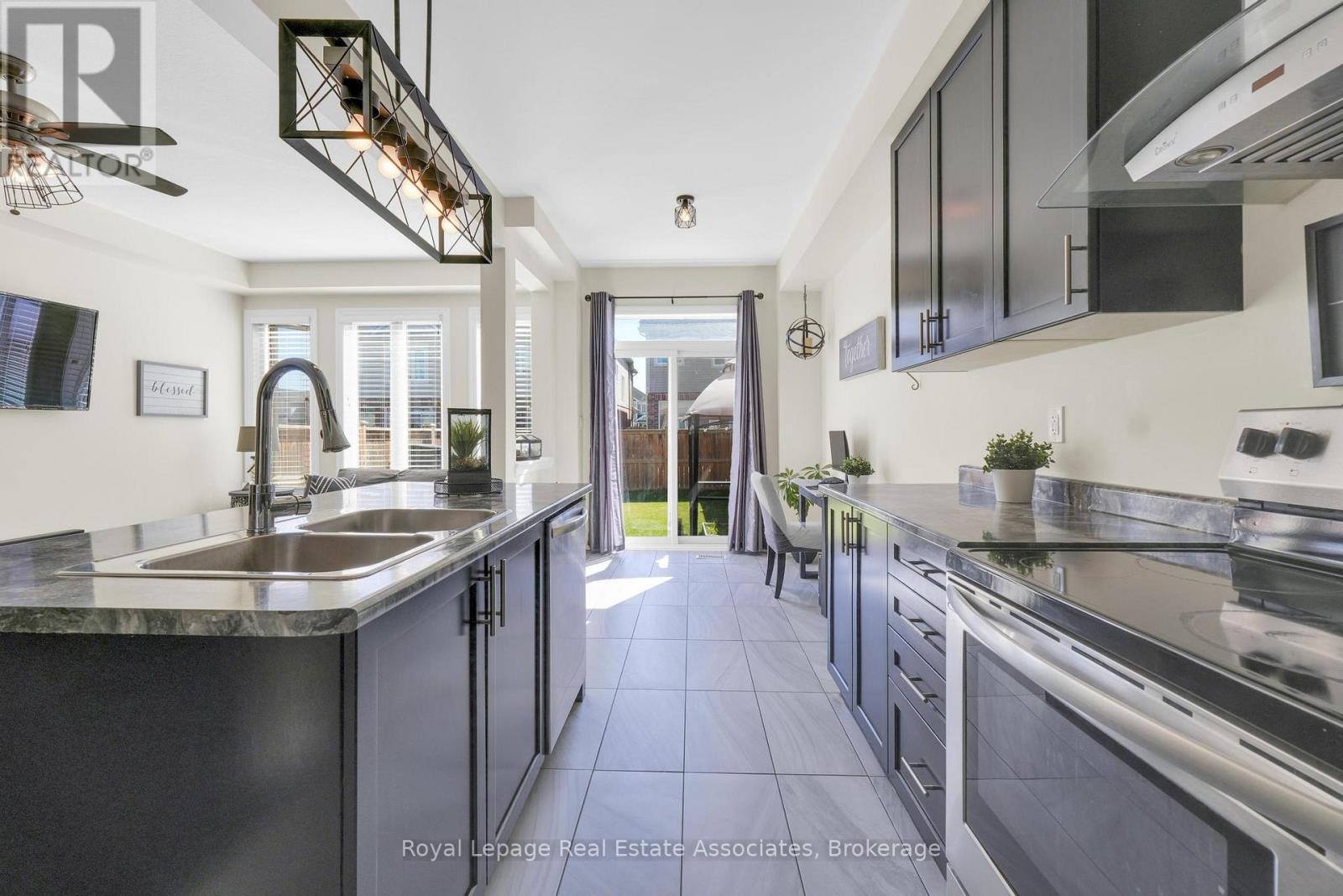 4316 Shuttleworth Drive, Niagara Falls, Ontario L2G 0X5 - Photo 21 - X12524422