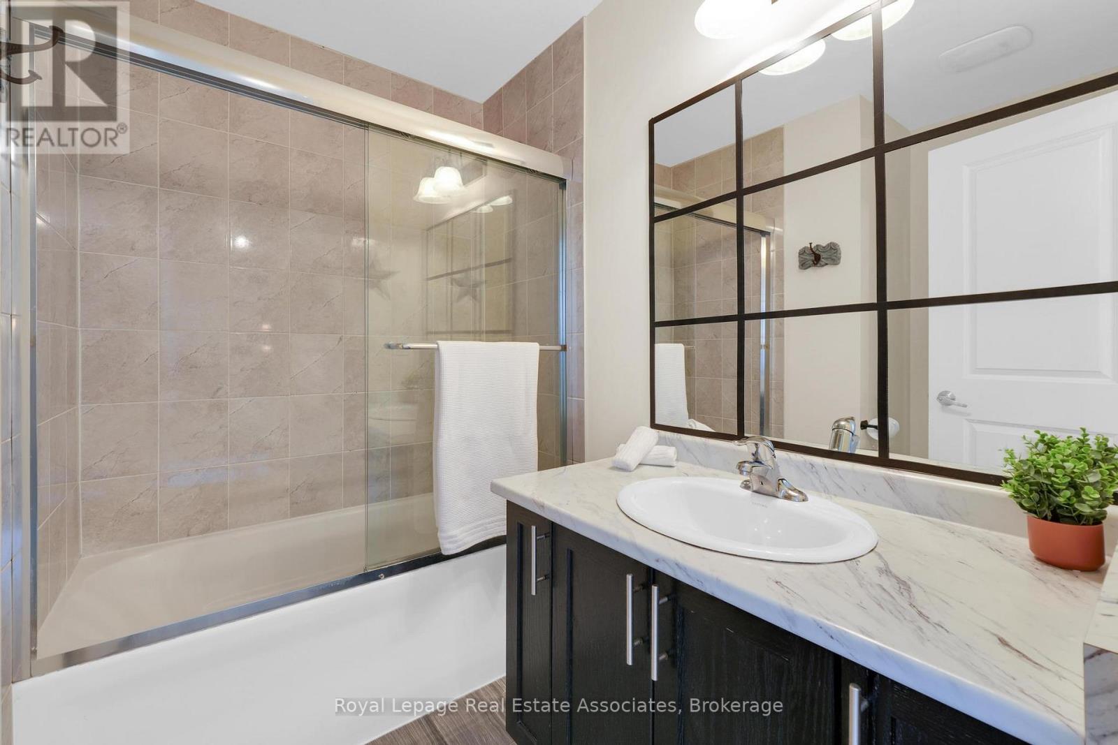 4316 Shuttleworth Drive, Niagara Falls, Ontario L2G 0X5 - Photo 34 - X12524422