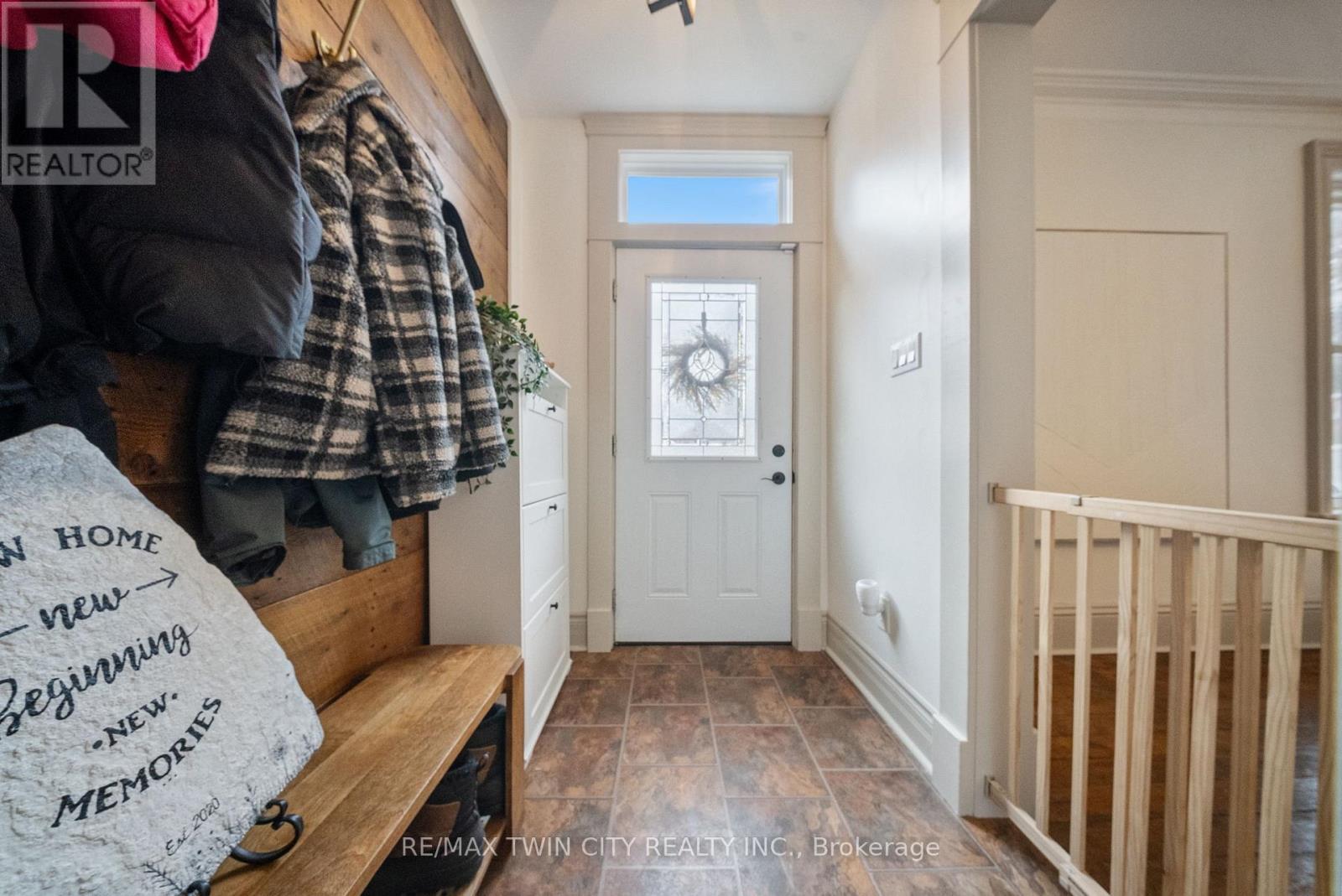 93 Perry Street, Woodstock, Ontario N4S 3C4 - Photo 2 - X12524430