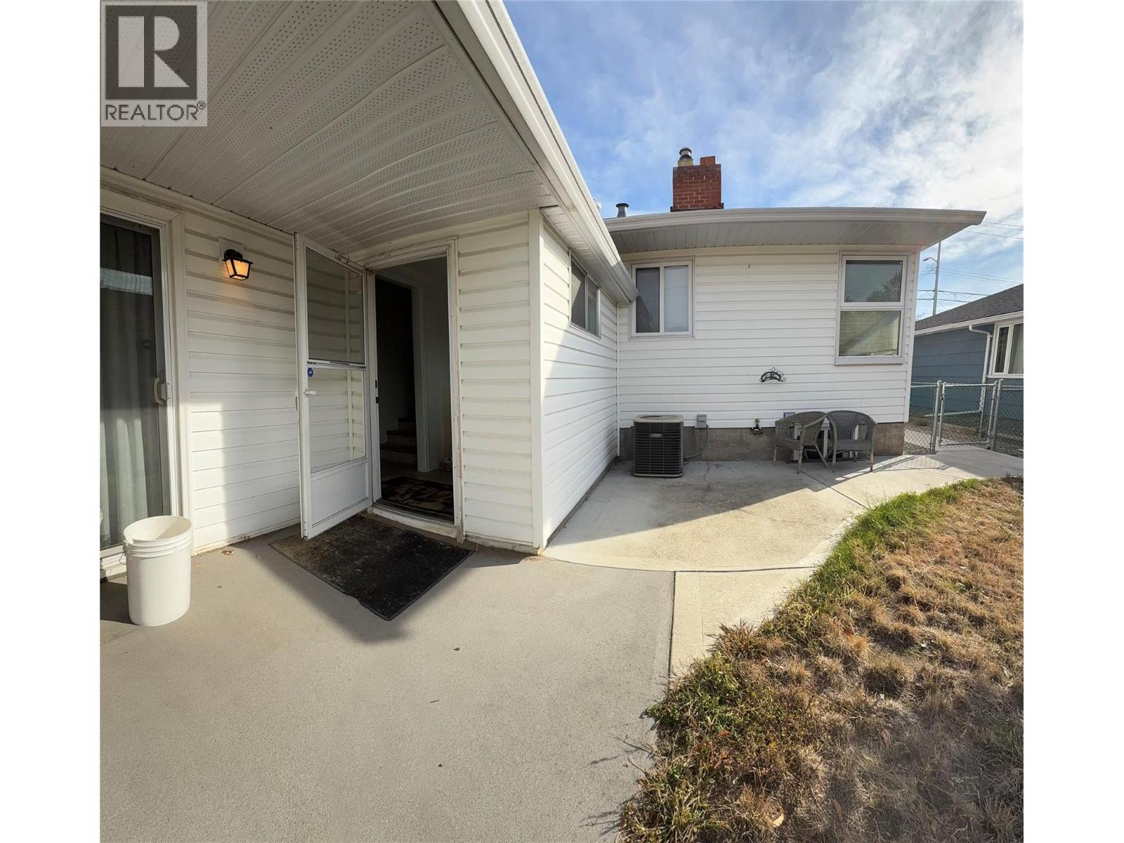 983 Fairview Road, Penticton, British Columbia  V2A 5Z1 - Photo 15 - 10366951