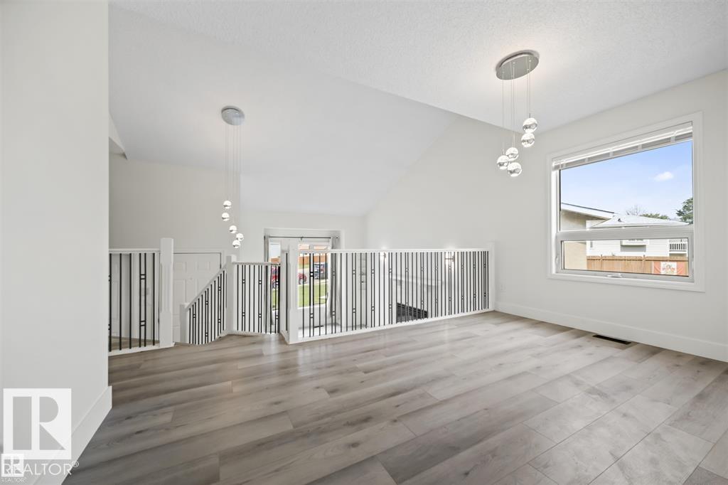 2505 38a St Nw, Edmonton, Alberta  T6L 4L6 - Photo 10 - E4465155