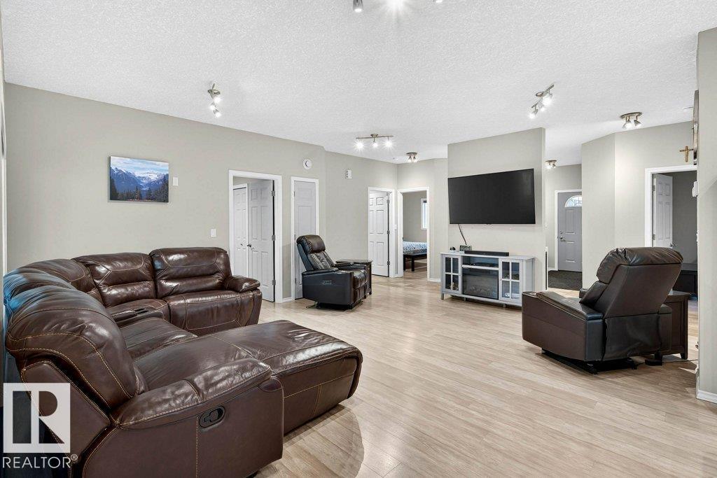 257 Lakeshore Dr, Rural Lac Ste. Anne County, Alberta  T0E 1V6 - Photo 11 - E4465157