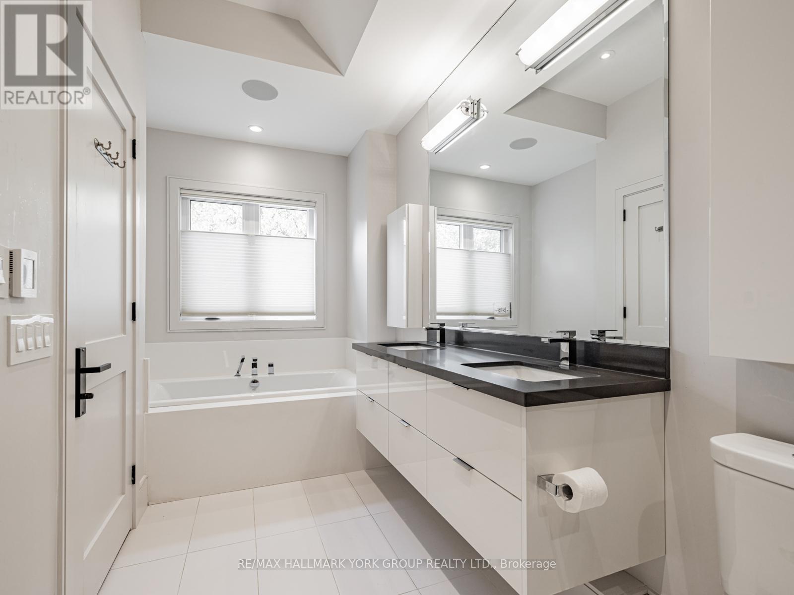 62 St Germain Avenue, Toronto, Ontario  M5M 1V8 - Photo 31 - C12524436