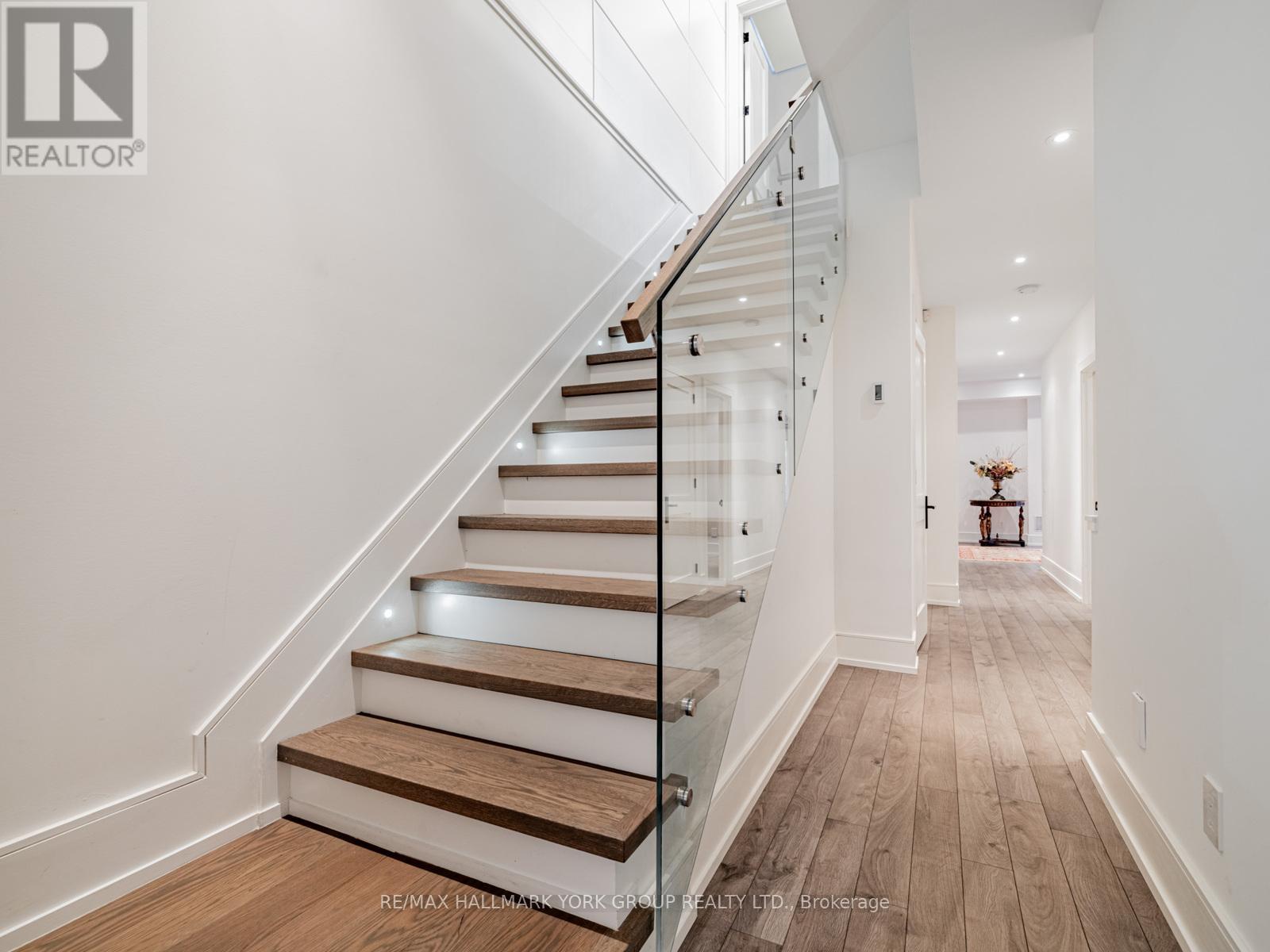 62 St Germain Avenue, Toronto, Ontario  M5M 1V8 - Photo 40 - C12524436