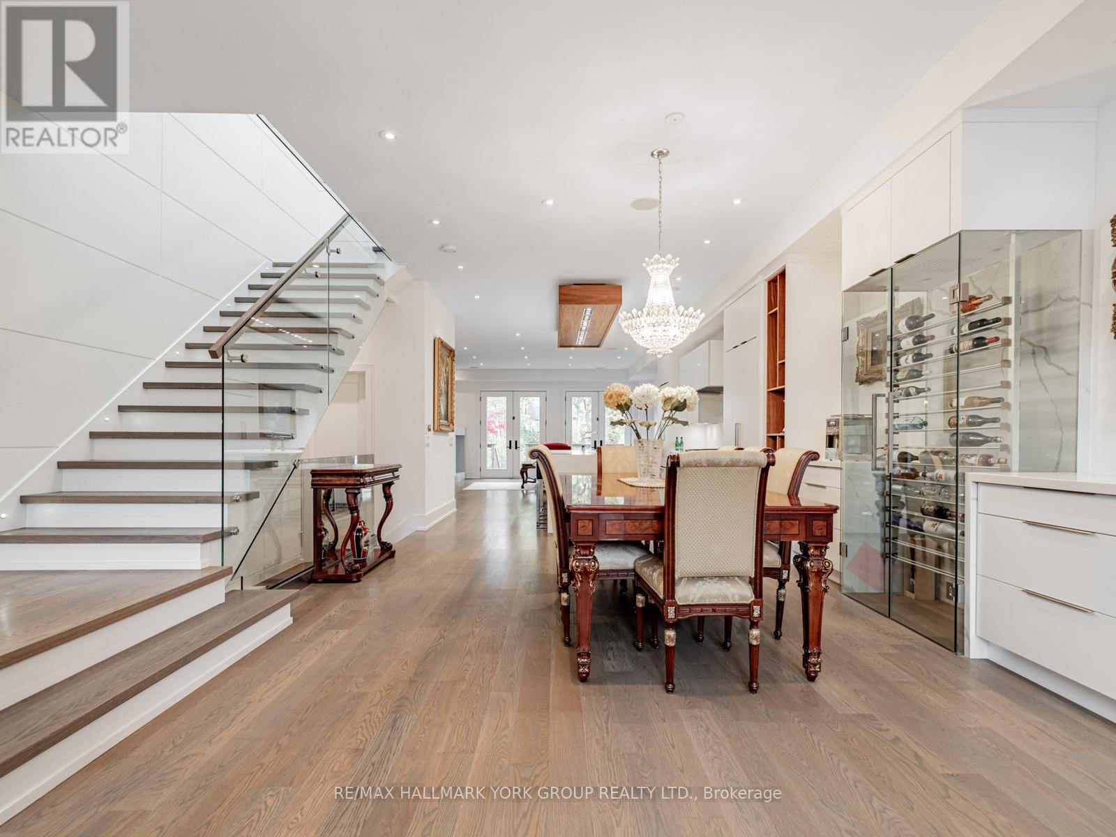 62 St Germain Avenue, Toronto, Ontario  M5M 1V8 - Photo 7 - C12524436