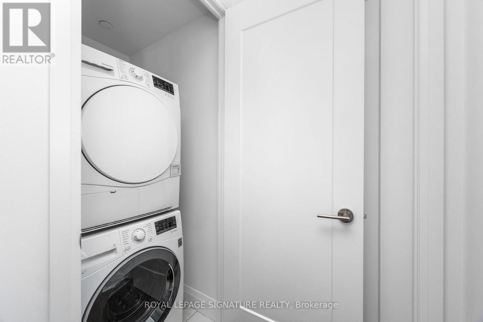 701 - 151 Avenue Road, Toronto, Ontario M5R 2H7 - Photo 15 - C12524442