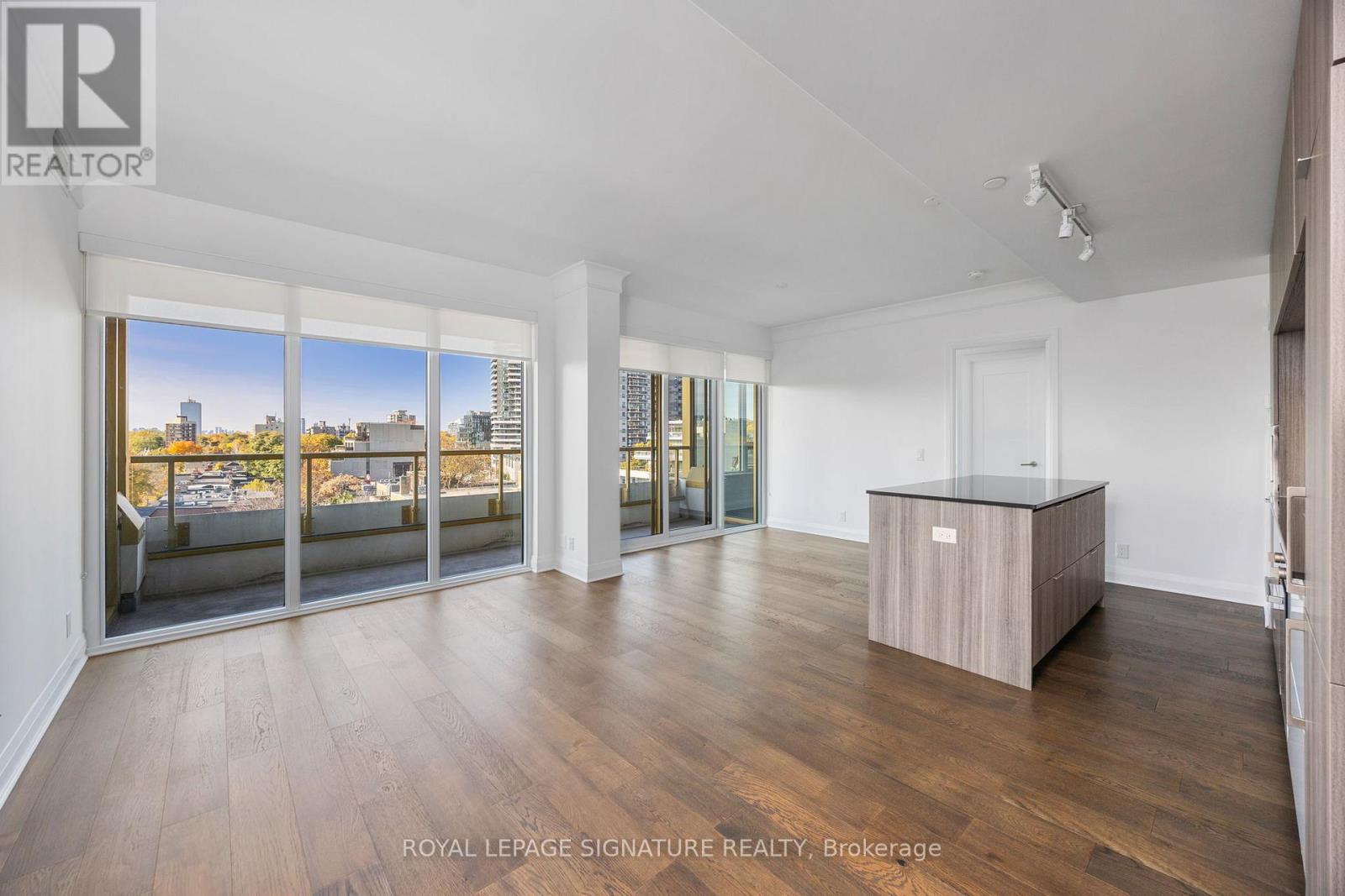 701 - 151 Avenue Road, Toronto, Ontario M5R 2H7 - Photo 2 - C12524442