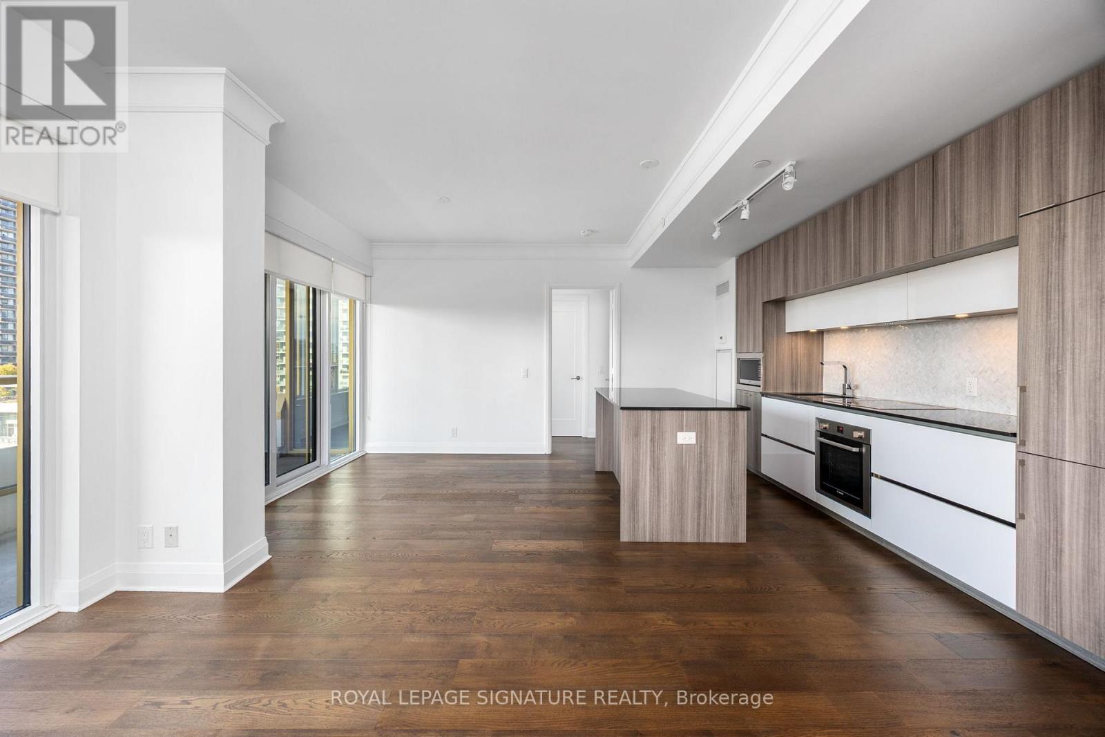 701 - 151 Avenue Road, Toronto, Ontario M5R 2H7 - Photo 3 - C12524442