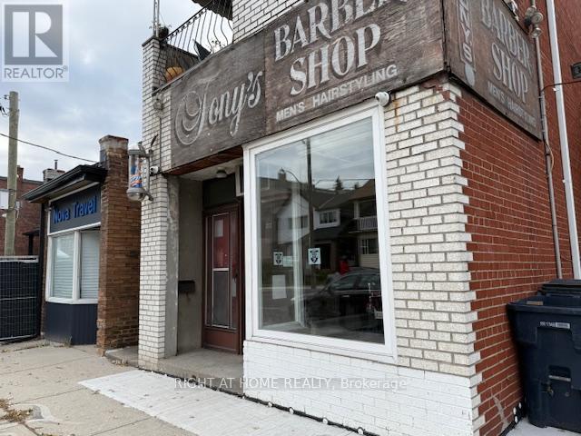 910 Broadview Avenue, Toronto, Ontario  M4K 2R1 - Photo 2 - E12524510