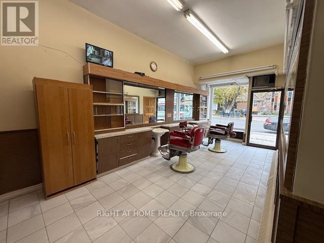 910 Broadview Avenue, Toronto, Ontario  M4K 2R1 - Photo 3 - E12524510