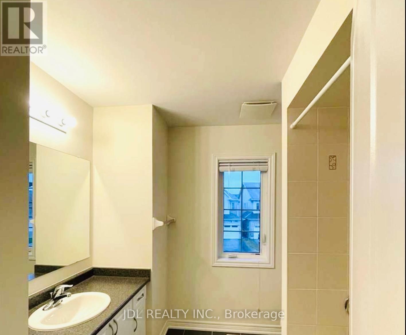 10 Benn Avenue, Georgina, Ontario  L4P 0G8 - Photo 10 - N12524506