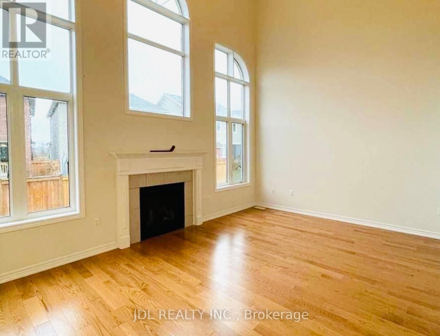 10 Benn Avenue, Georgina, Ontario  L4P 0G8 - Photo 6 - N12524506