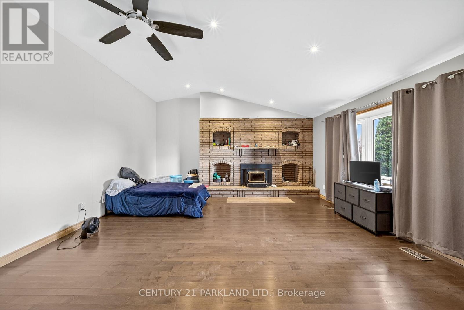 2448 Holborn Road, East Gwillimbury, Ontario  L0G 1R0 - Photo 7 - N12524508