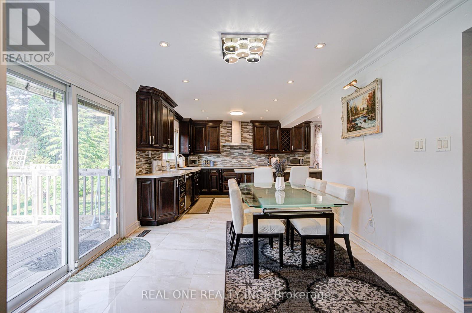 72 Highgate Drive, Markham, Ontario  L3R 3R9 - Photo 14 - N12524520