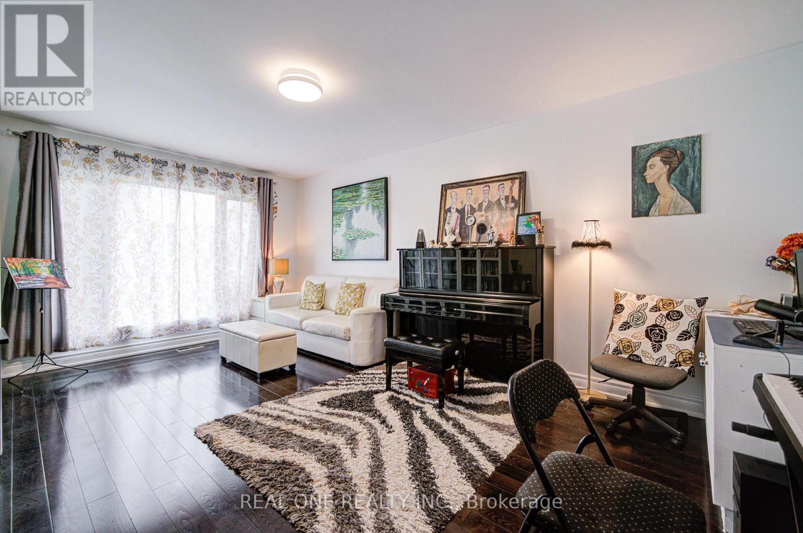 72 Highgate Drive, Markham, Ontario  L3R 3R9 - Photo 5 - N12524520