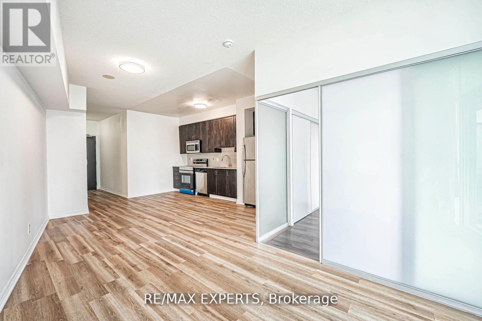 2606 - 223 Webb Drive, Mississauga, Ontario  L5B 0E8 - Photo 11 - W12524456