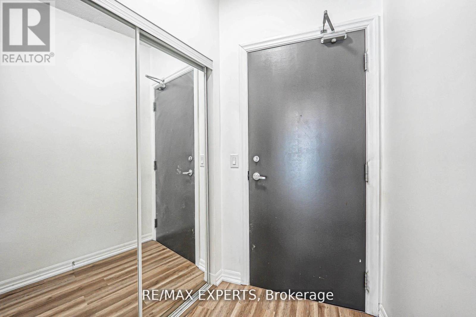 2606 - 223 Webb Drive, Mississauga, Ontario  L5B 0E8 - Photo 5 - W12524456