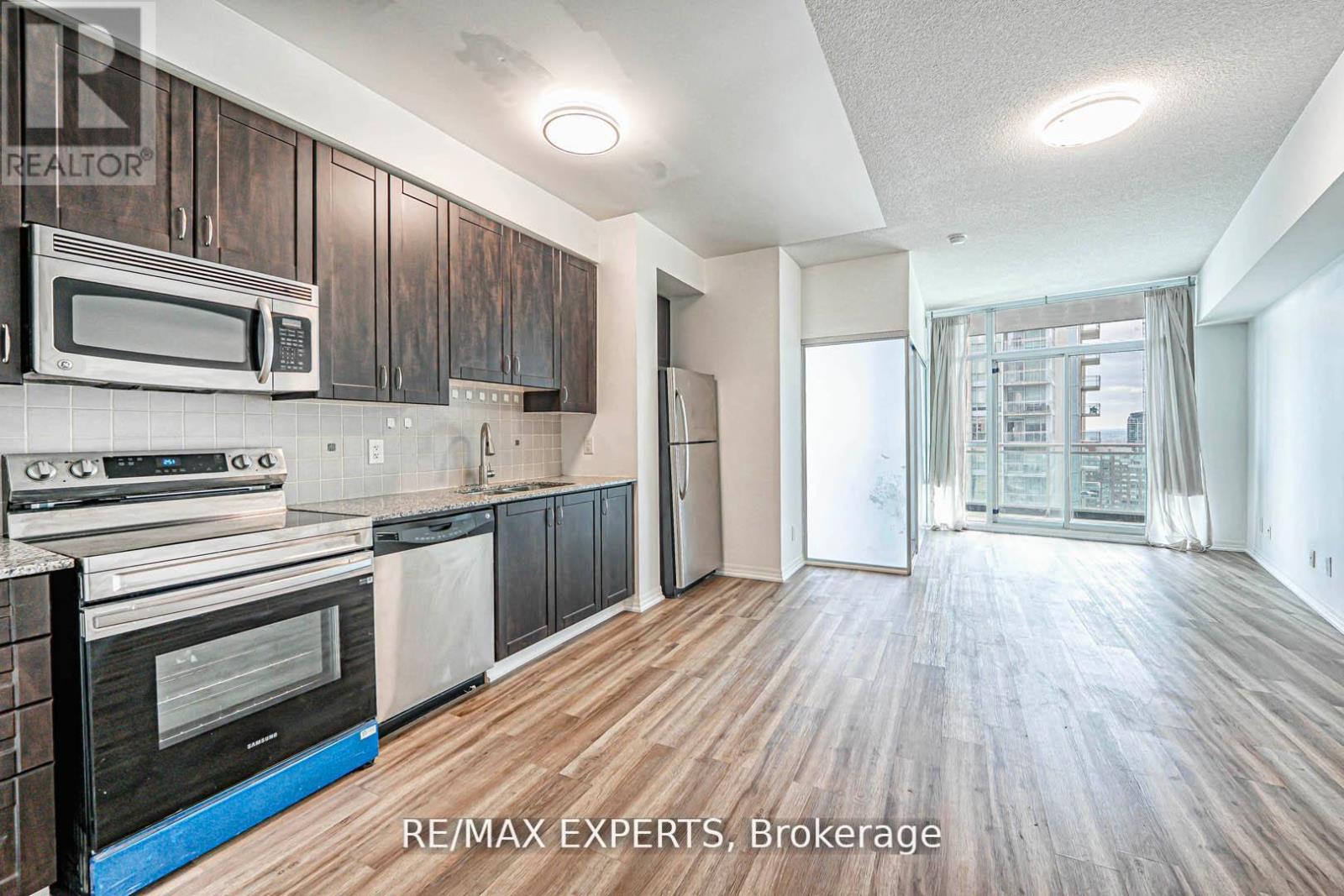 2606 - 223 Webb Drive, Mississauga, Ontario  L5B 0E8 - Photo 6 - W12524456