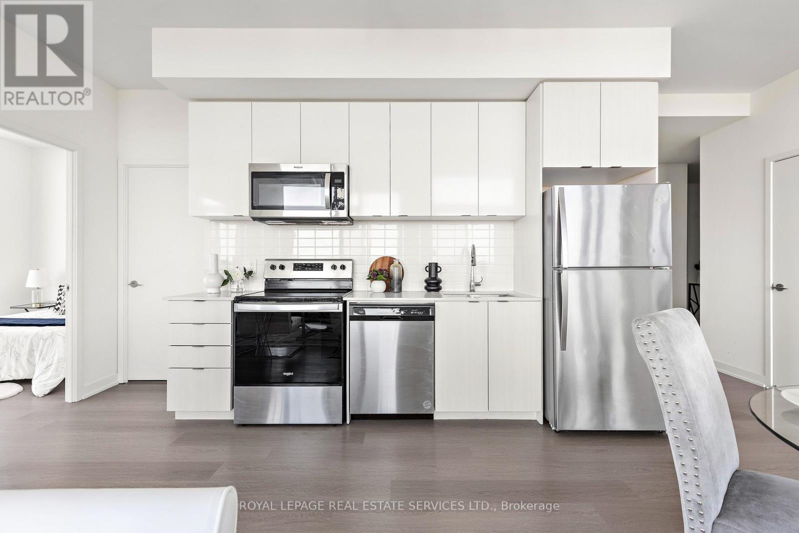 820 - 859 The Queensway, Toronto, Ontario  M8Z 1N8 - Photo 16 - W12524464