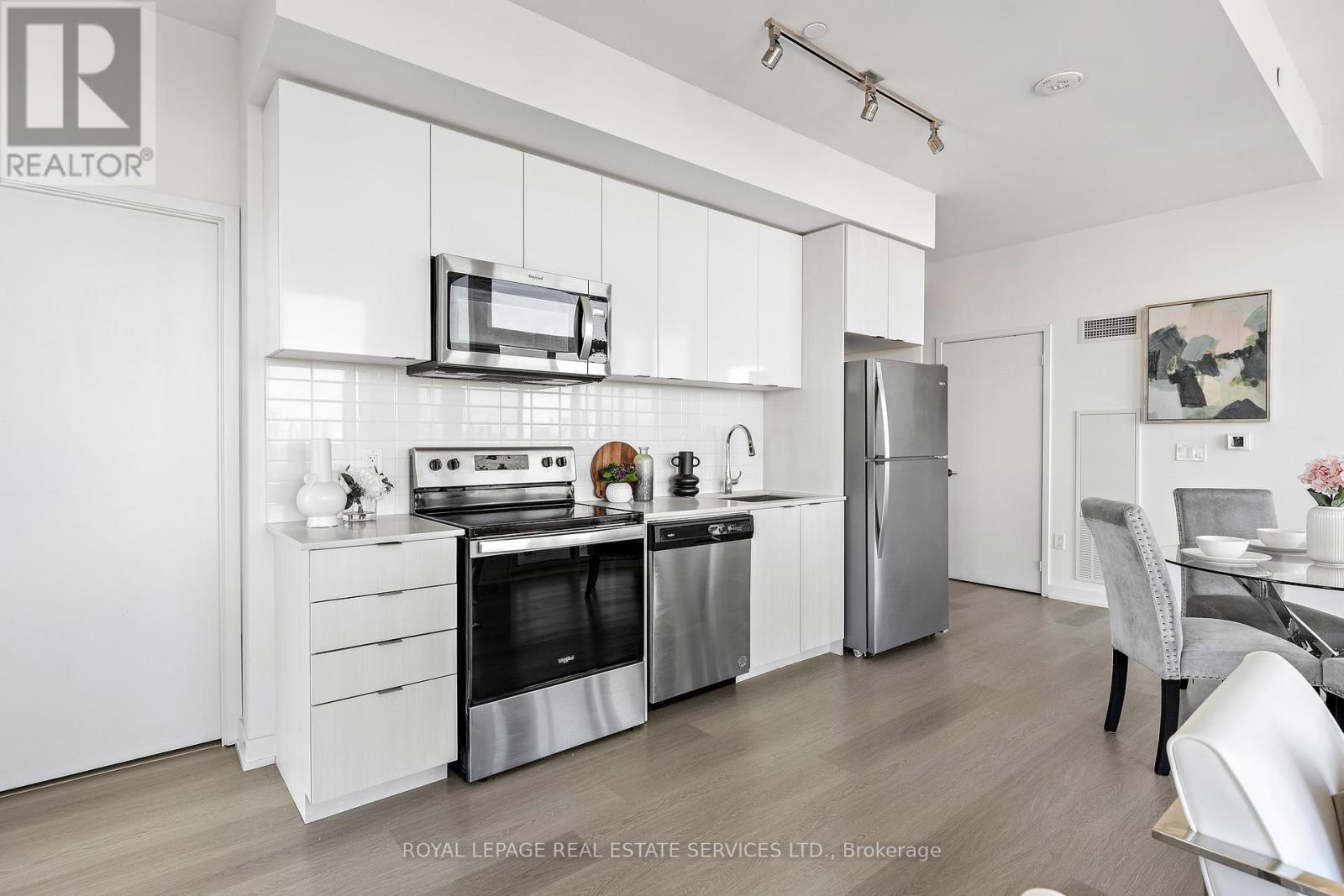 820 - 859 The Queensway, Toronto, Ontario  M8Z 1N8 - Photo 17 - W12524464