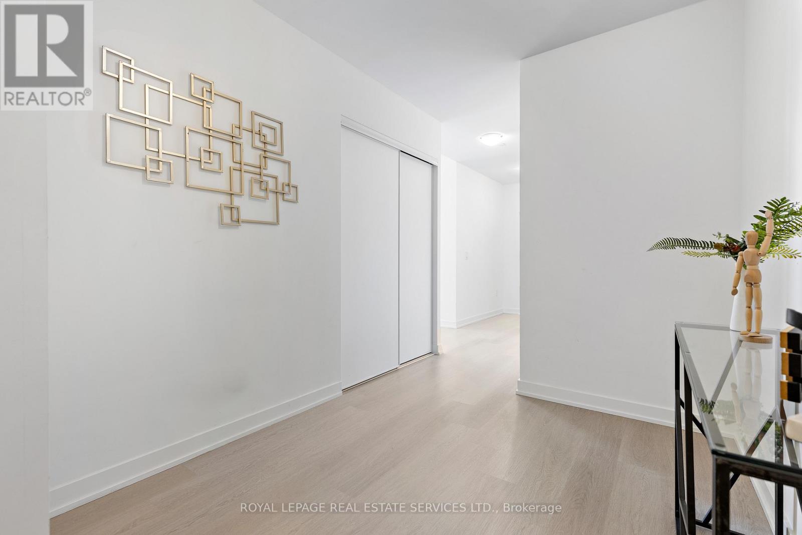 820 - 859 The Queensway, Toronto, Ontario  M8Z 1N8 - Photo 35 - W12524464