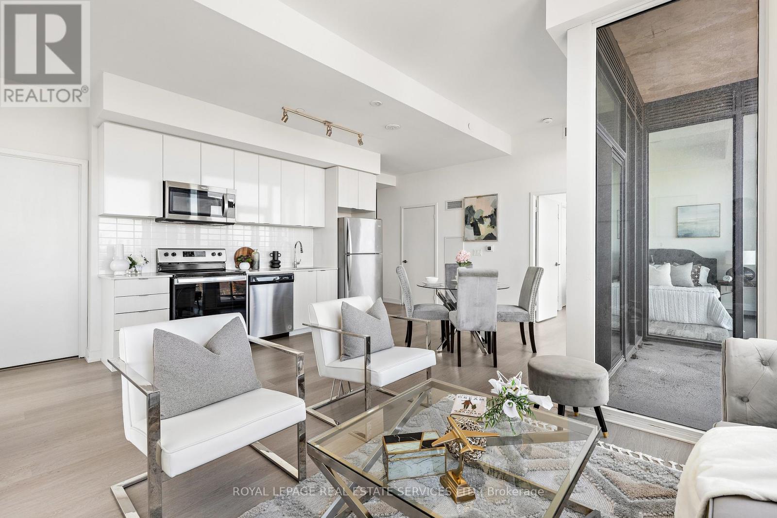 820 - 859 The Queensway, Toronto, Ontario  M8Z 1N8 - Photo 5 - W12524464