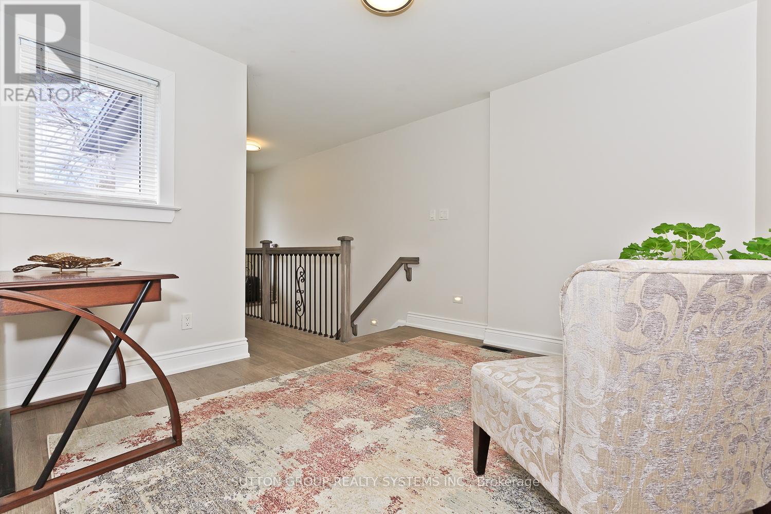 1236 Ogden Avenue, Mississauga, Ontario  L5E 2H4 - Photo 15 - W12524466