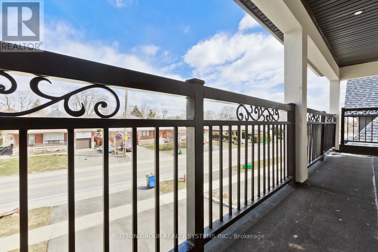 1236 Ogden Avenue, Mississauga, Ontario  L5E 2H4 - Photo 17 - W12524466