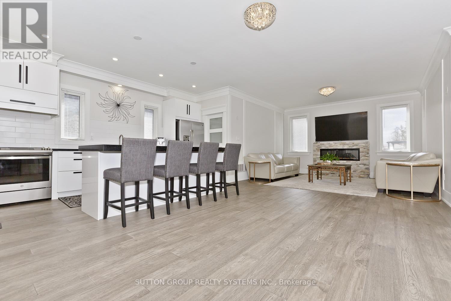 1236 Ogden Avenue, Mississauga, Ontario  L5E 2H4 - Photo 23 - W12524466