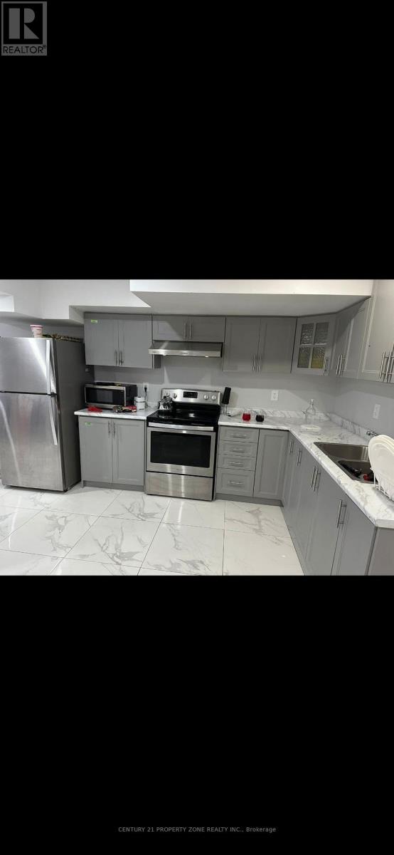 30 Cox Crescent, Brampton, Ontario  L6X 3G7 - Photo 5 - W12524476