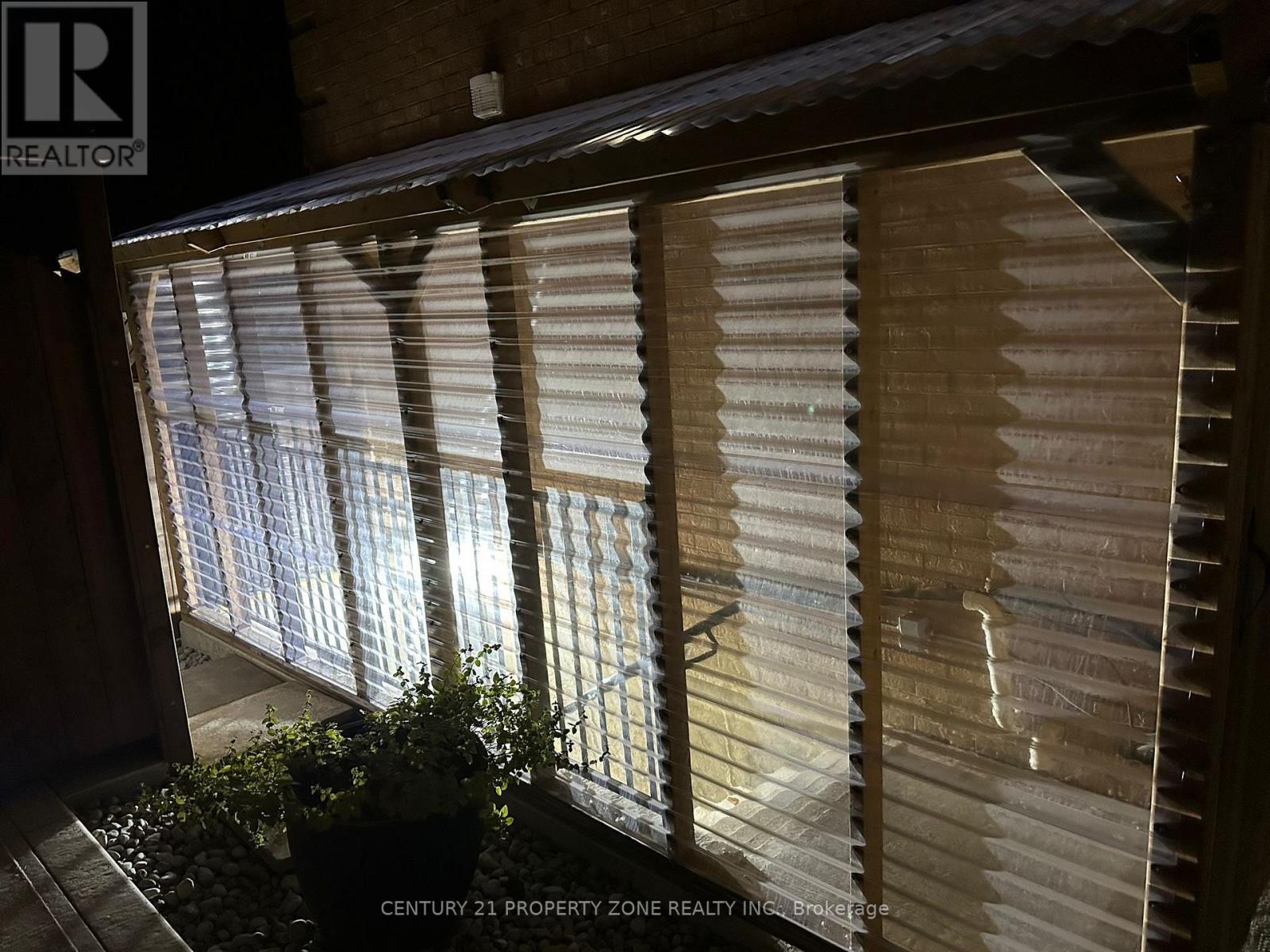 30 Cox Crescent, Brampton, Ontario  L6X 3G7 - Photo 9 - W12524476