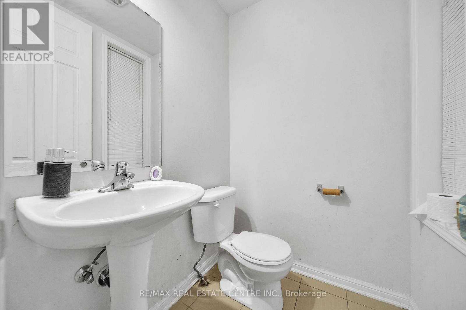 10 Poncelet Road, Brampton, Ontario  L7A 0V5 - Photo 6 - W12524504