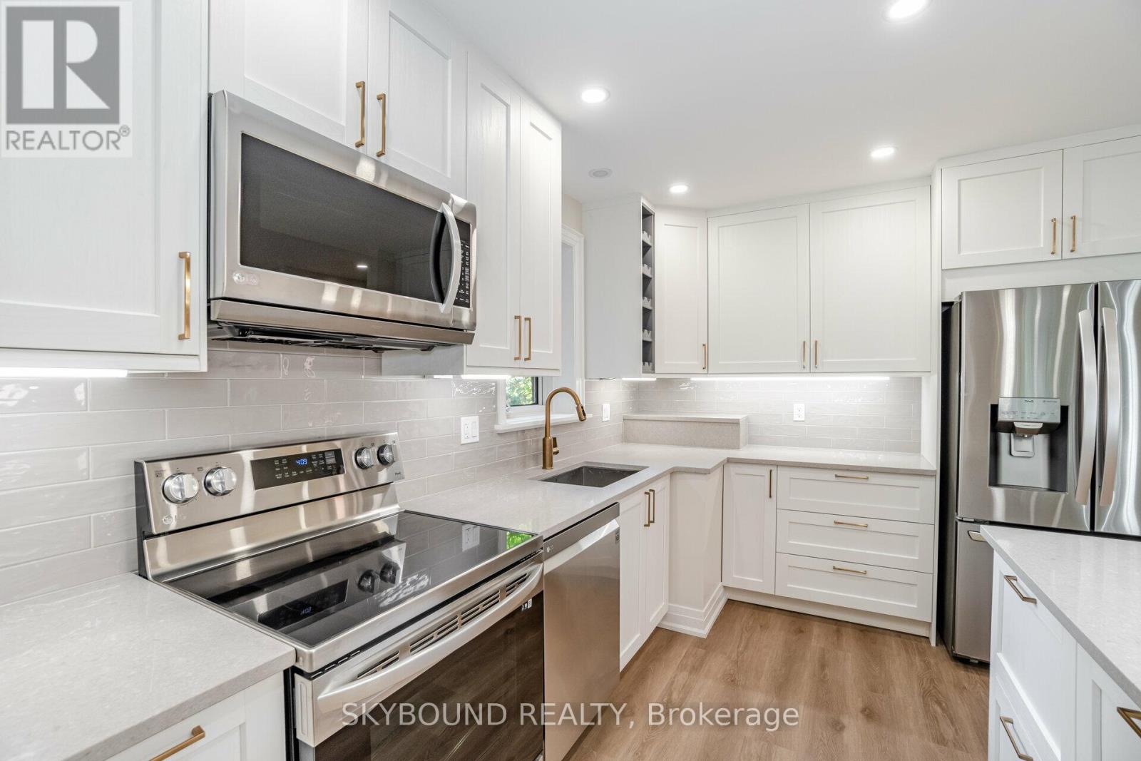 84 Eagle Road, Toronto, Ontario  M8Z 4J2 - Photo 13 - W12524522