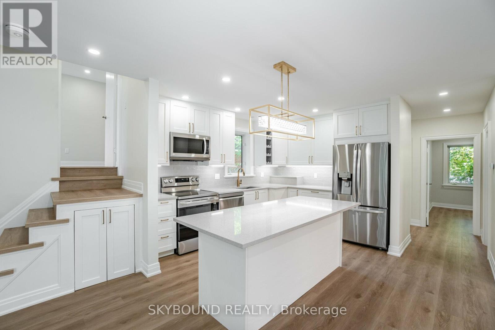 84 Eagle Road, Toronto, Ontario  M8Z 4J2 - Photo 15 - W12524522